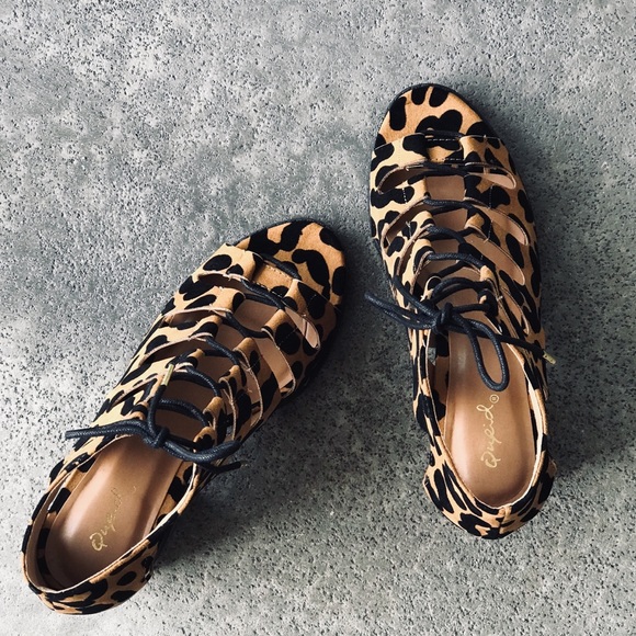 Qupid Core Animal print Stacked Wood Heeled Sandal - Picture 7 of 7